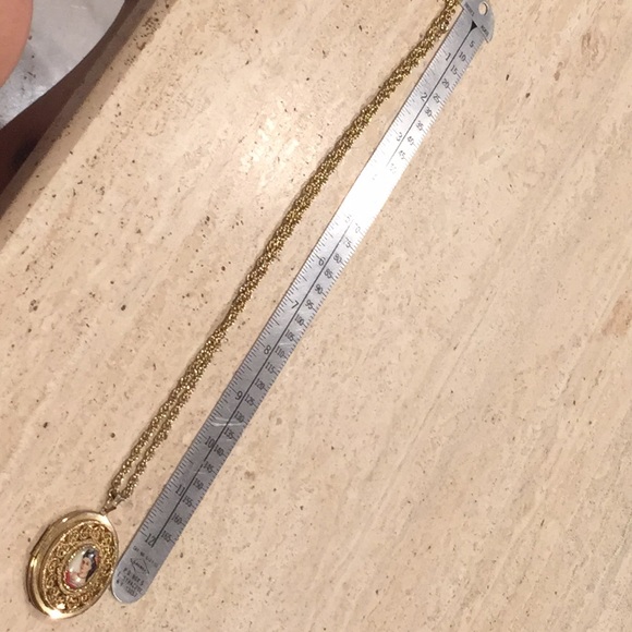 Vintage necklace LOCKET opens Gold Tone lady photo - Picture 6 of 8